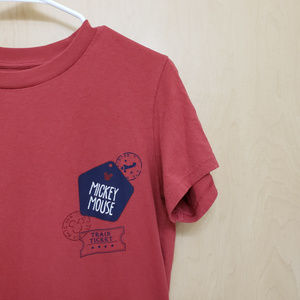 NWOT Uniqlo Disney Mickey Mouse Travels Tshirt